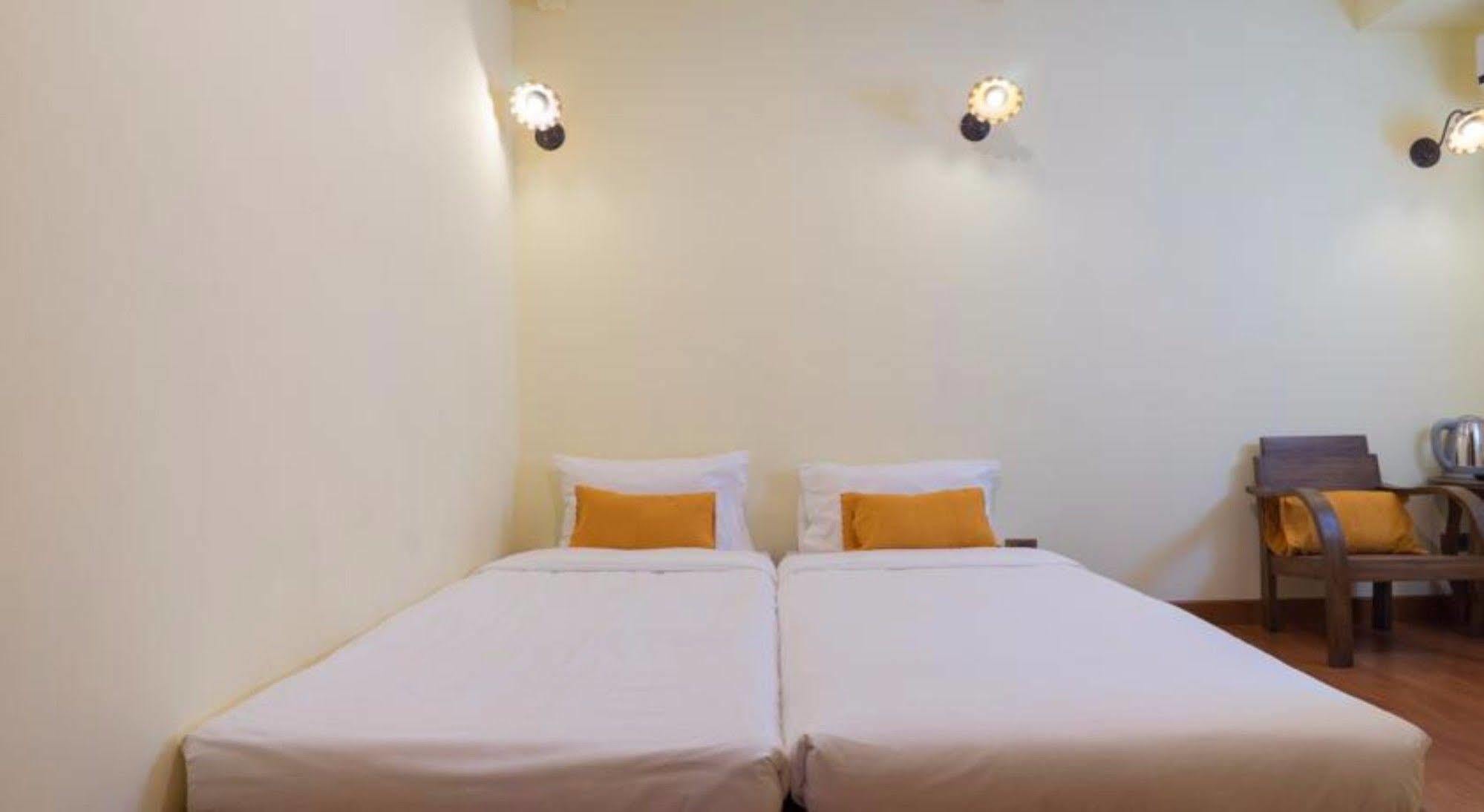 Manon Sleepeatdrink Bed & Breakfast Chiang Mai Ngoại thất bức ảnh