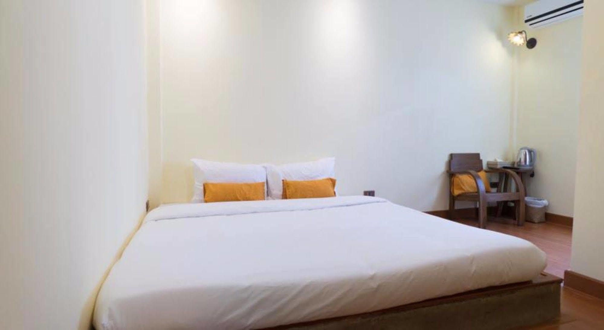 Manon Sleepeatdrink Bed & Breakfast Chiang Mai Ngoại thất bức ảnh