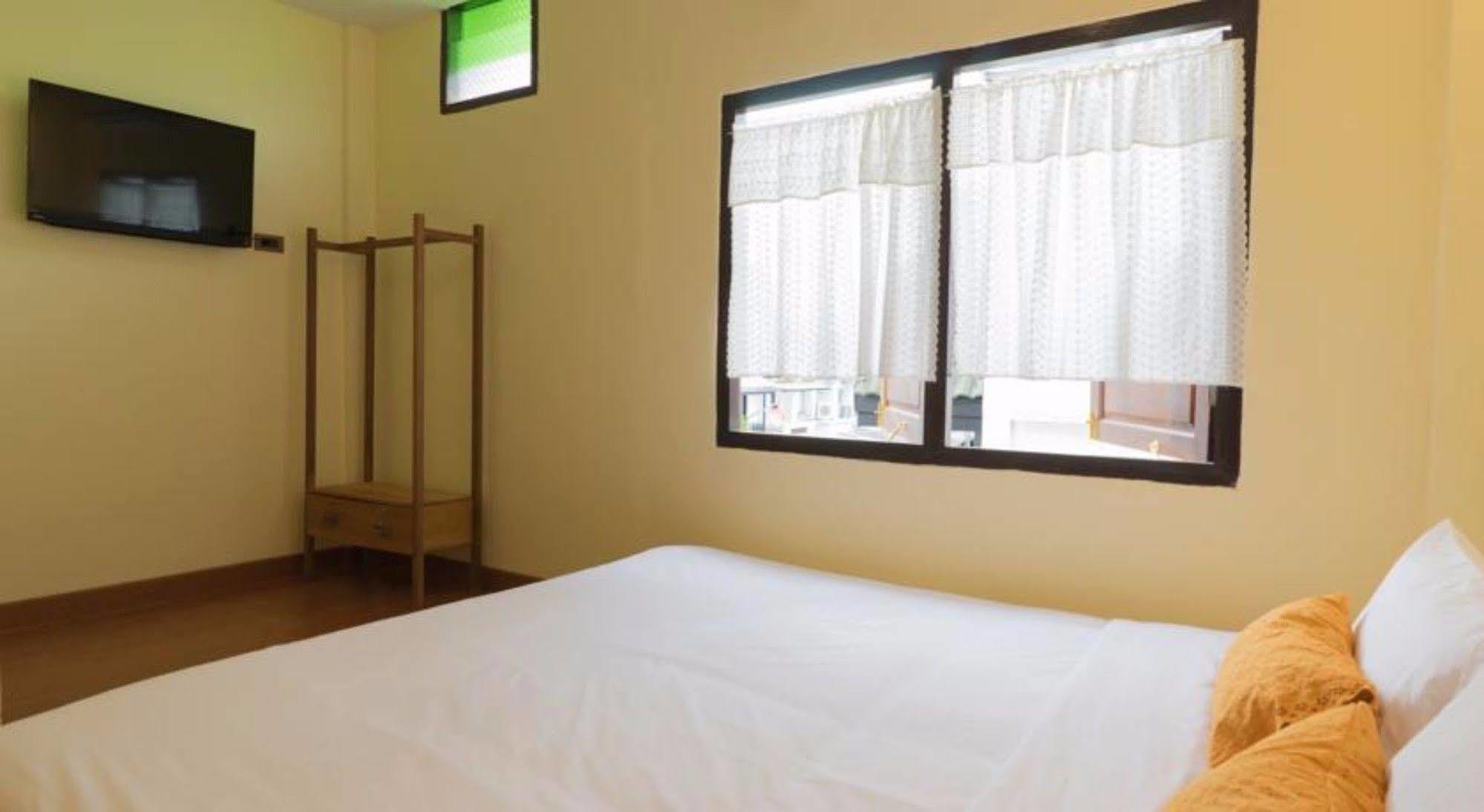 Manon Sleepeatdrink Bed & Breakfast Chiang Mai Ngoại thất bức ảnh