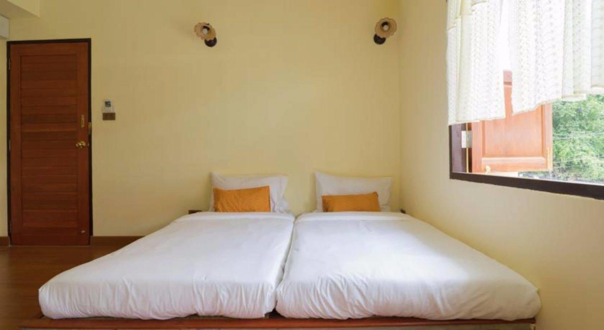 Manon Sleepeatdrink Bed & Breakfast Chiang Mai Ngoại thất bức ảnh