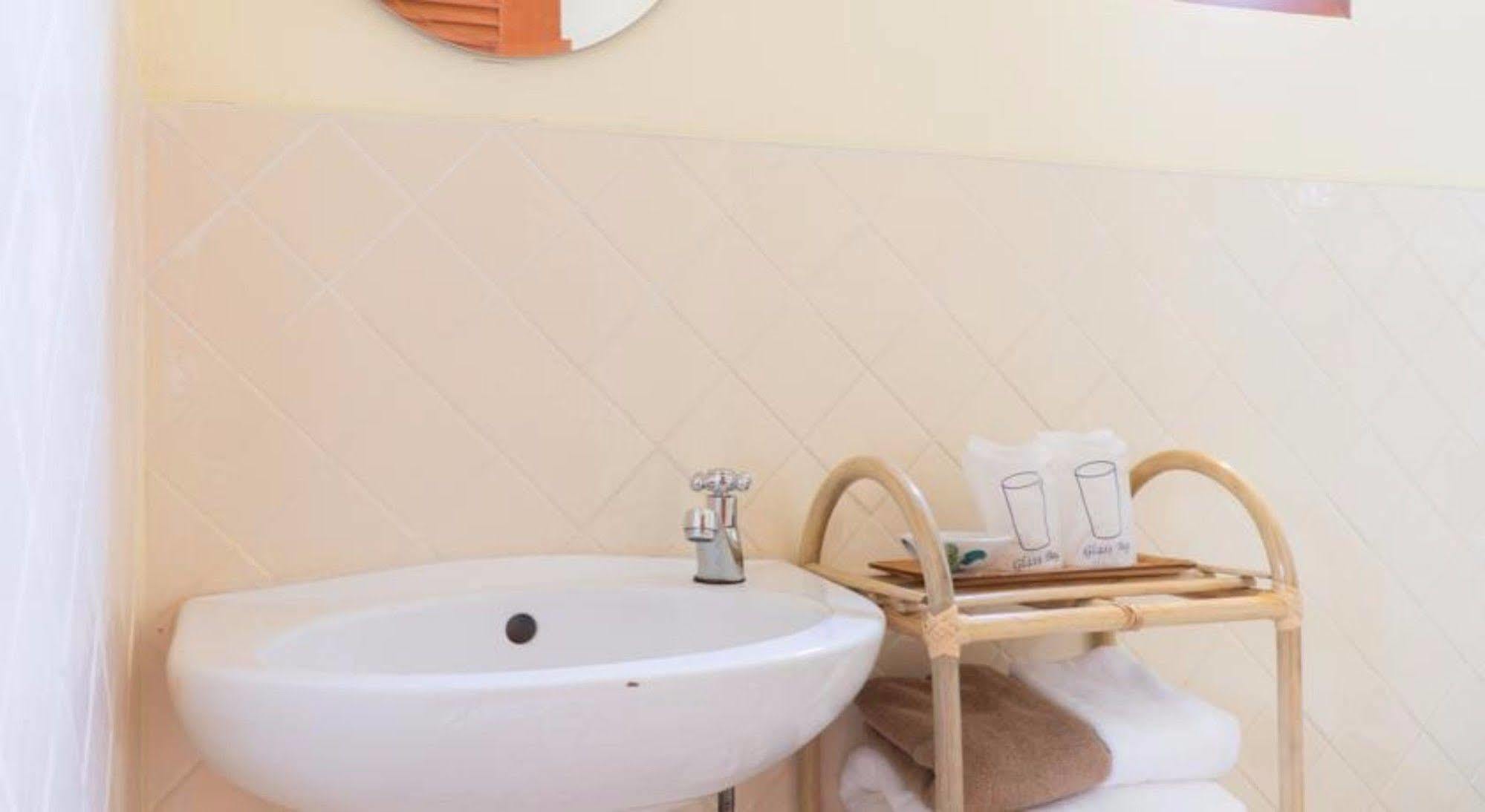 Manon Sleepeatdrink Bed & Breakfast Chiang Mai Ngoại thất bức ảnh