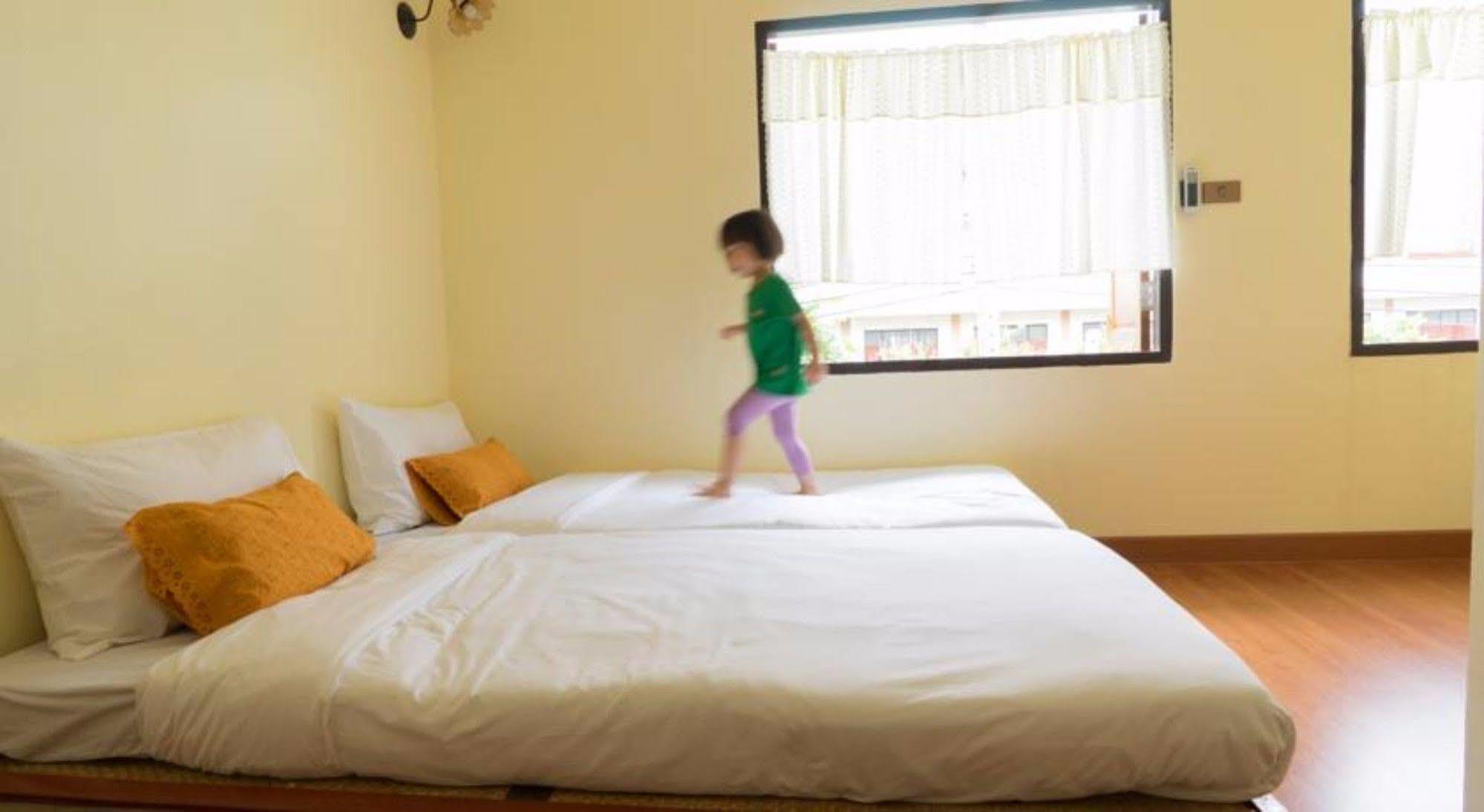 Manon Sleepeatdrink Bed & Breakfast Chiang Mai Ngoại thất bức ảnh