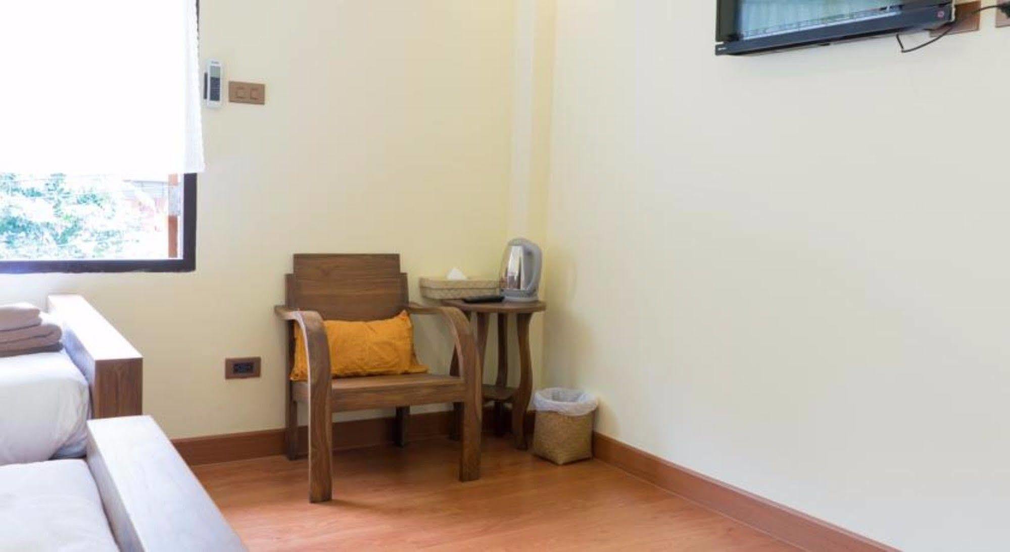 Manon Sleepeatdrink Bed & Breakfast Chiang Mai Ngoại thất bức ảnh