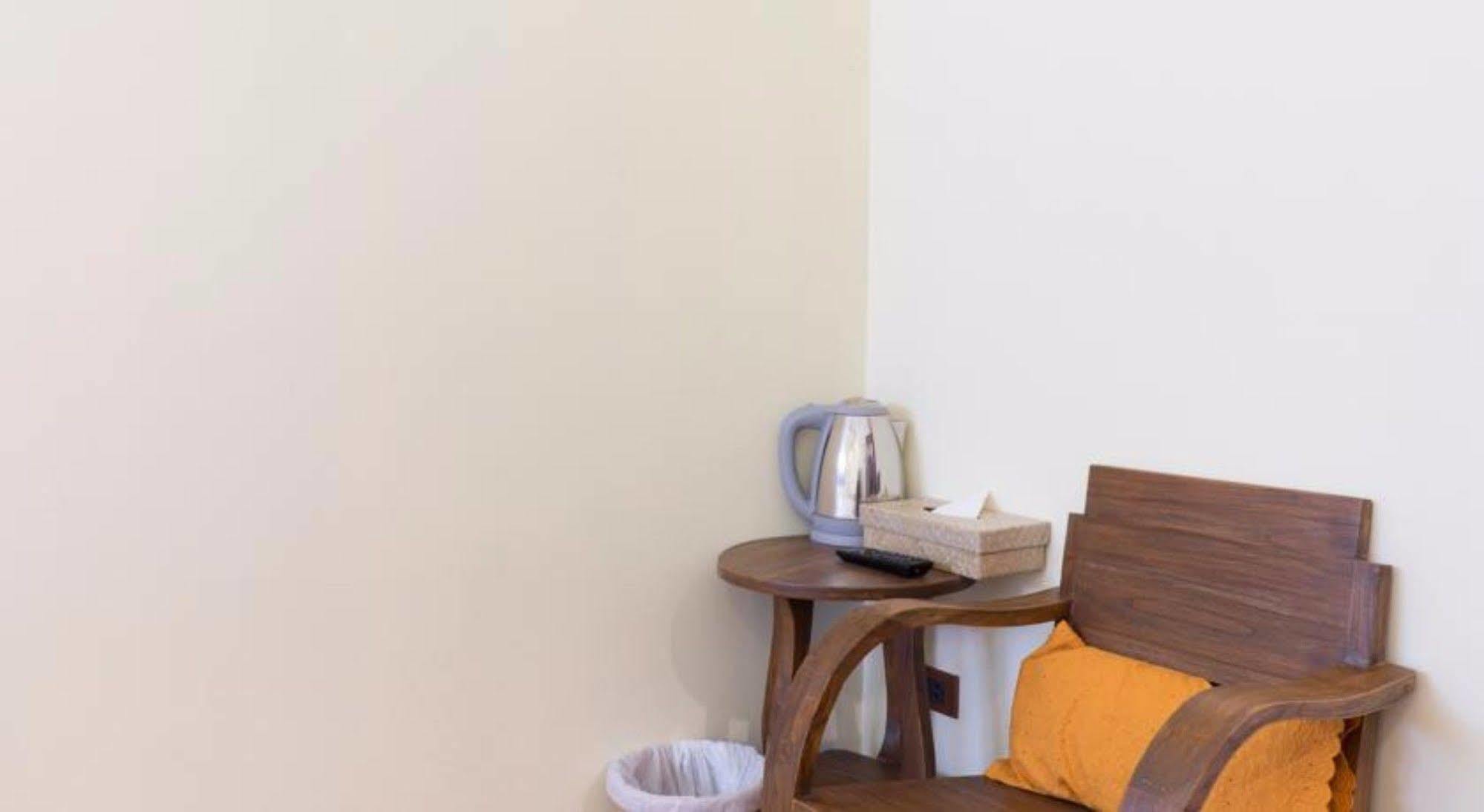 Manon Sleepeatdrink Bed & Breakfast Chiang Mai Ngoại thất bức ảnh