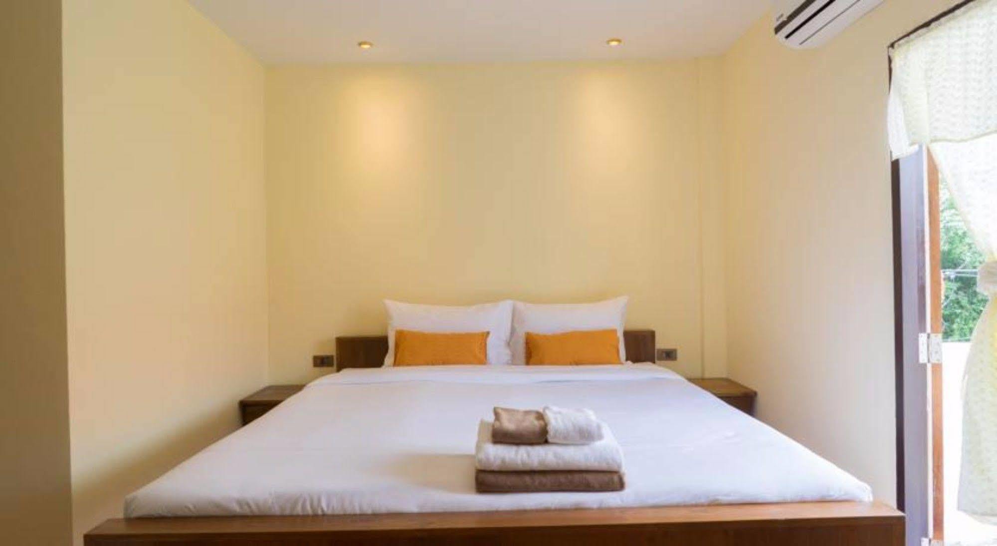 Manon Sleepeatdrink Bed & Breakfast Chiang Mai Ngoại thất bức ảnh