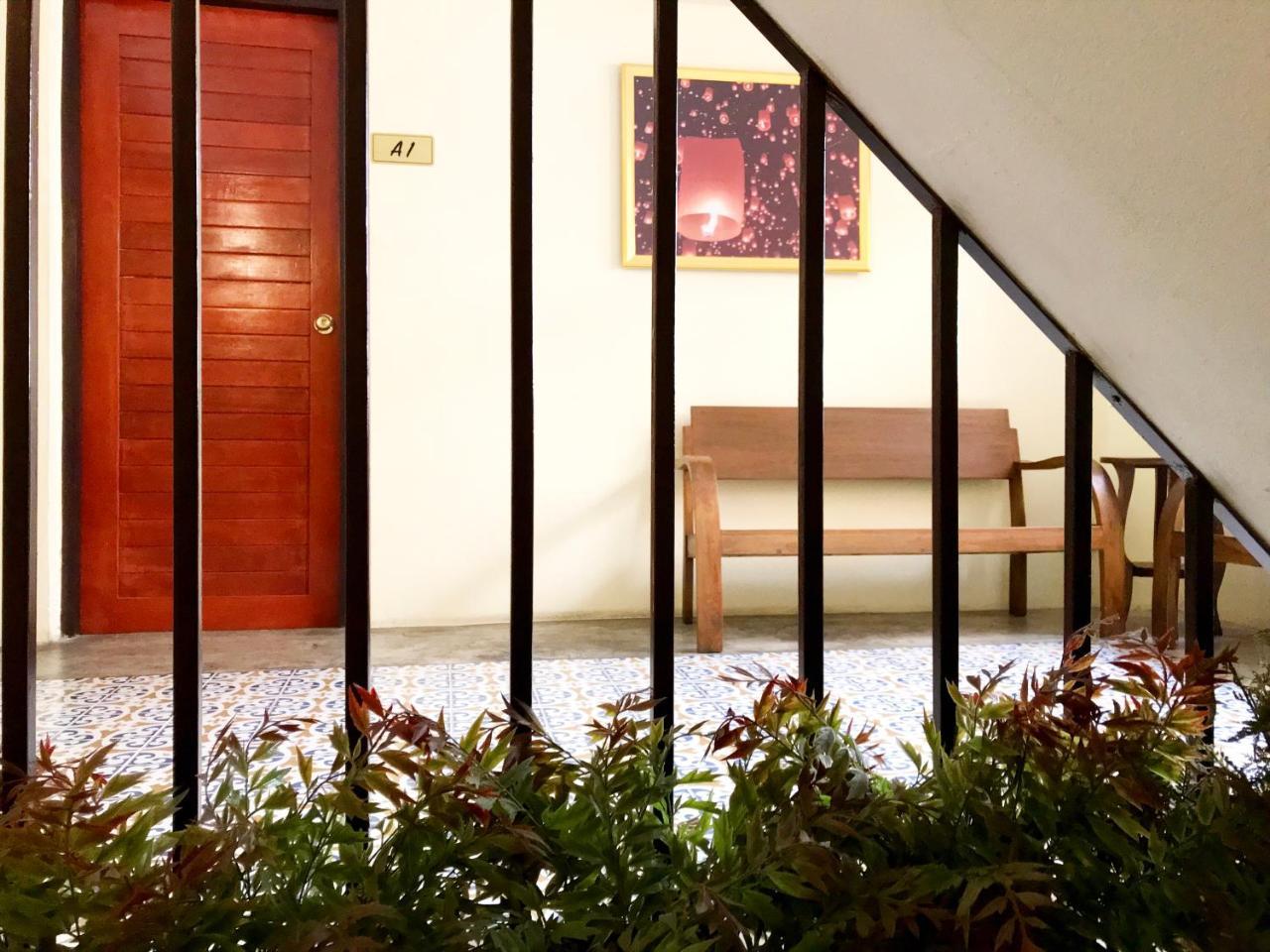 Manon Sleepeatdrink Bed & Breakfast Chiang Mai Ngoại thất bức ảnh